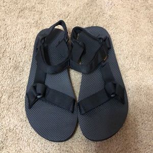 Women’s black tevas
